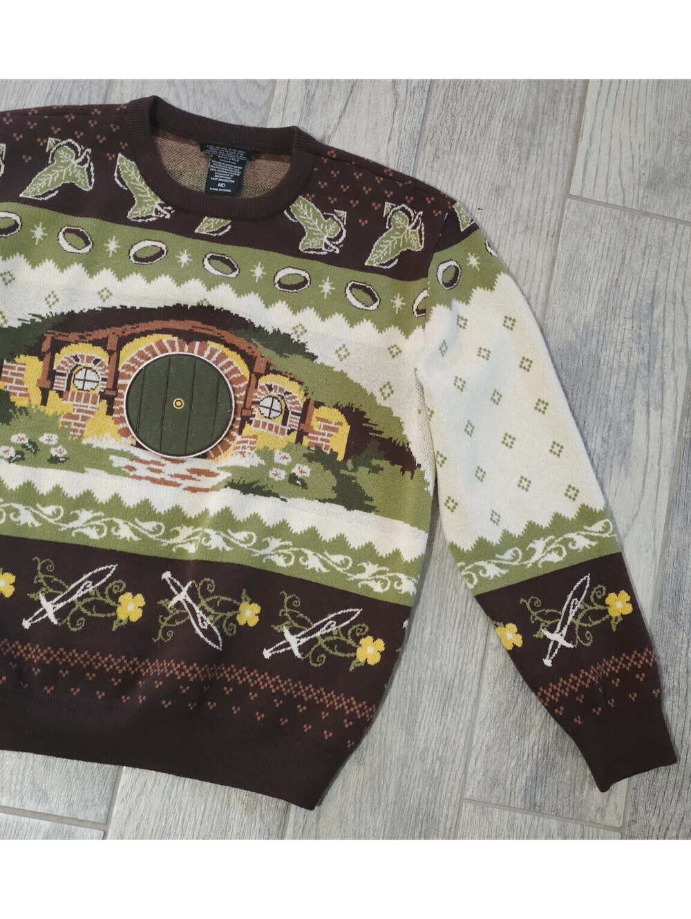 Lord of the Rings BoxLunch Christmas Sweater Mens Sz Medium Pullover The Shire - Picture 3 of 11